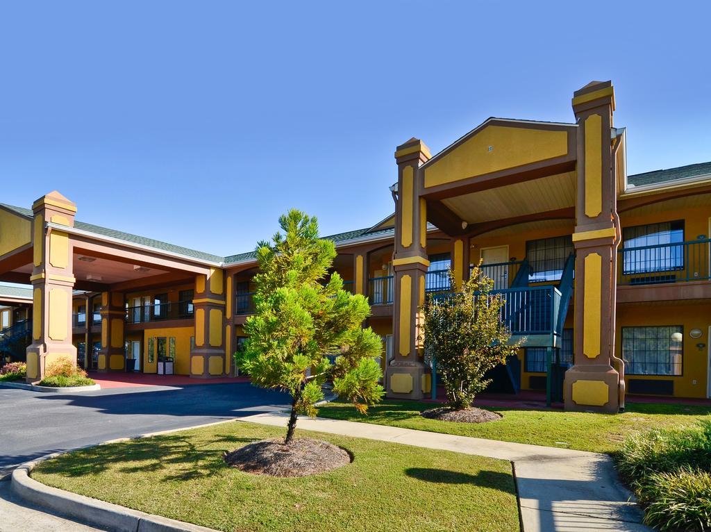 Peach State Inn & Suites Hawkinsville エクステリア 写真