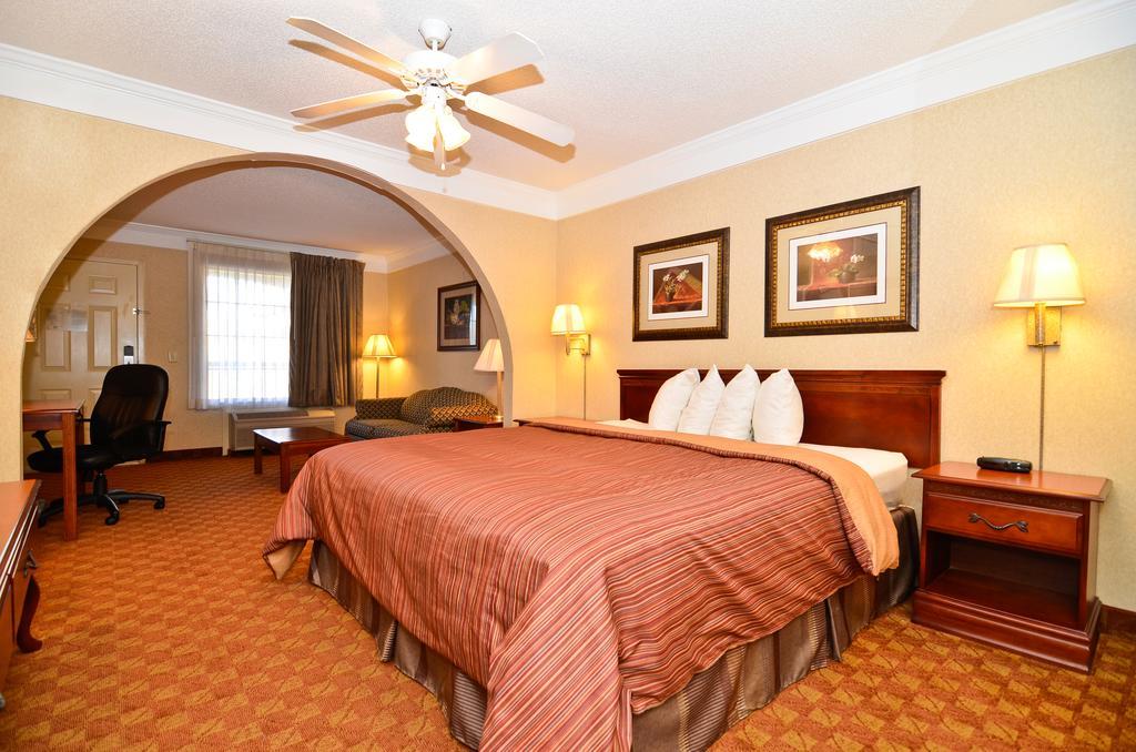Peach State Inn & Suites Hawkinsville エクステリア 写真
